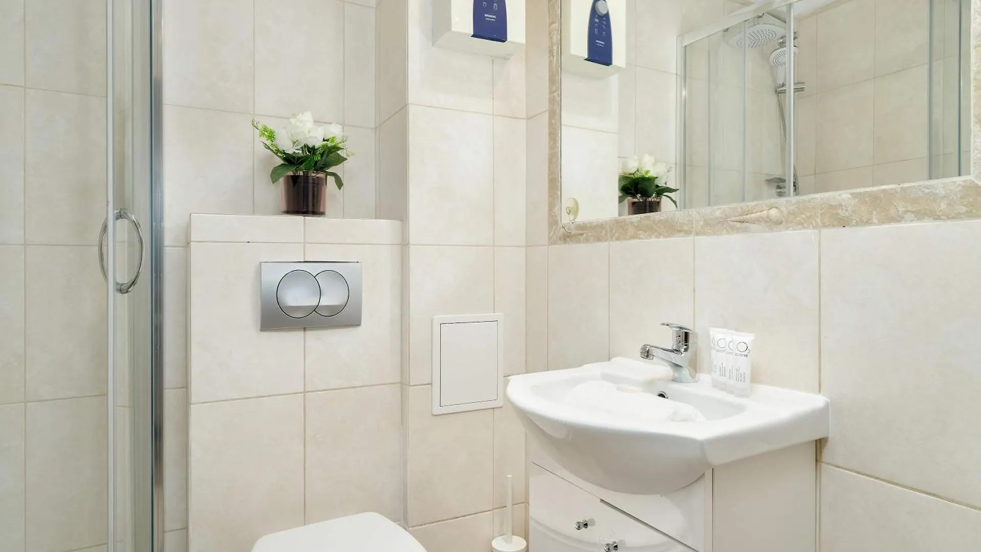 Wyjatkowy Apartament Z Balkonem By Noclegi Renters Poznań 0*,